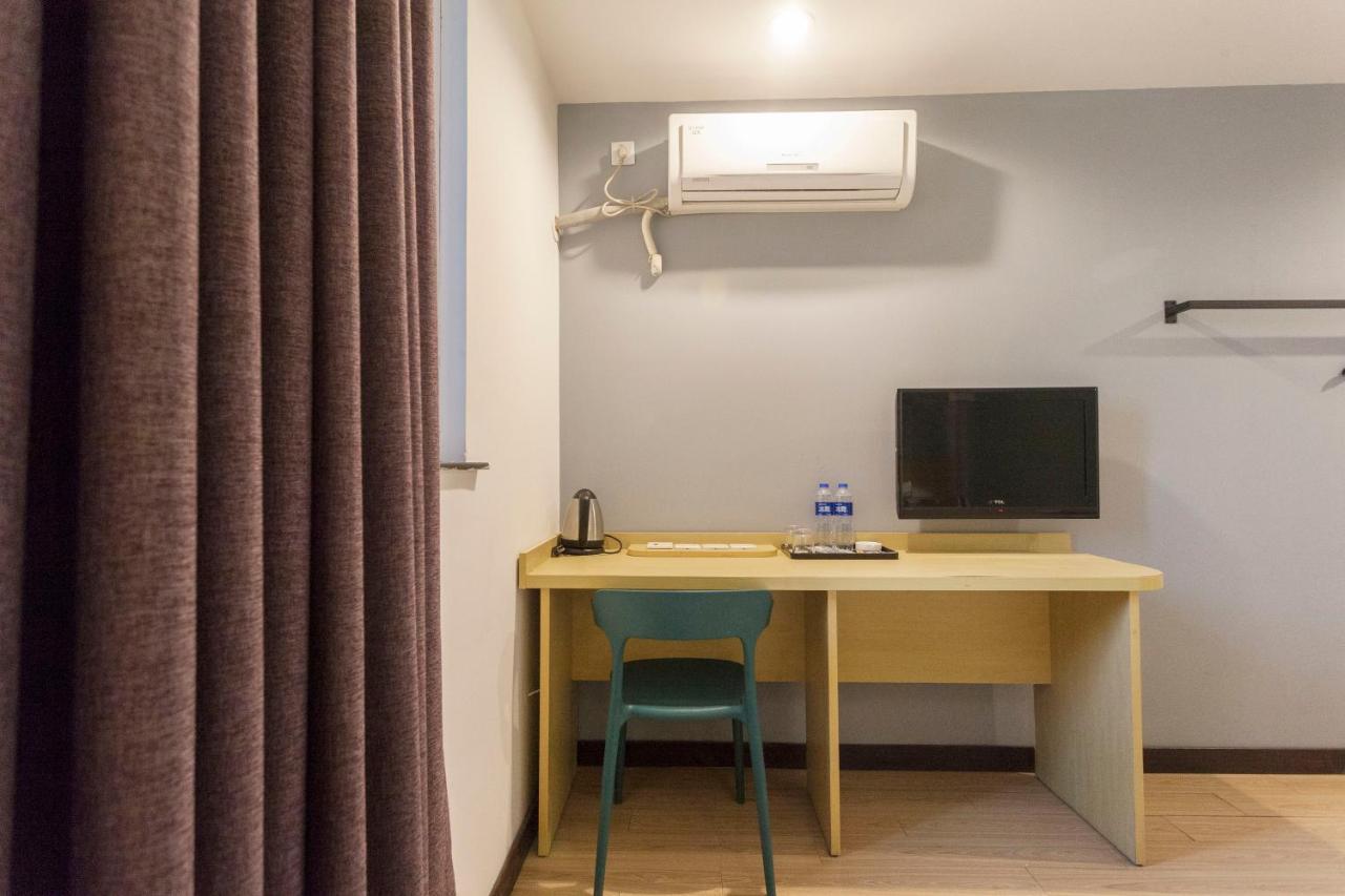 Weijing Express Hotel Changshu Екстер'єр фото