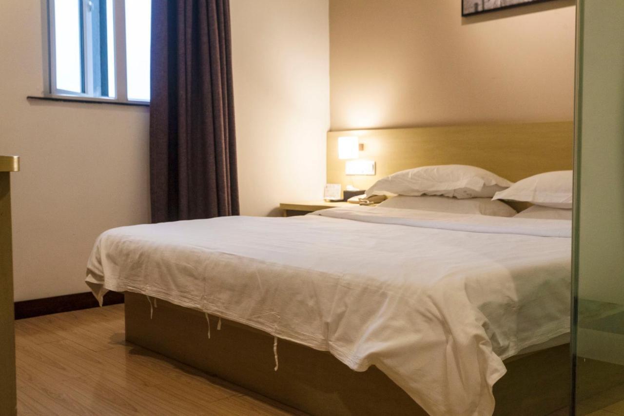 Weijing Express Hotel Changshu Екстер'єр фото
