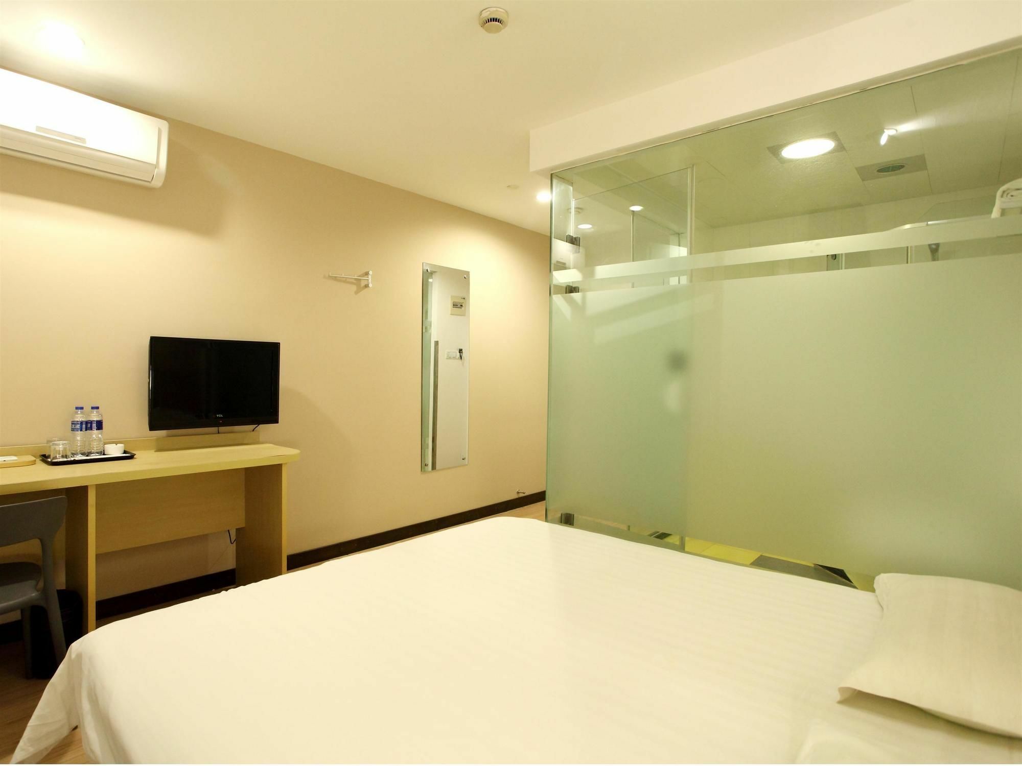 Weijing Express Hotel Changshu Екстер'єр фото